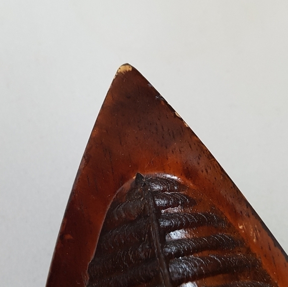 2000s Large Hand-Carved Monkey Pod Wood Leaf Bowl - Picture 6 of 8